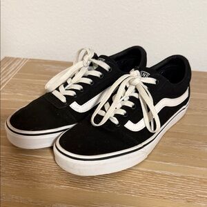 Vans Men's Classic Black and White Sneakers